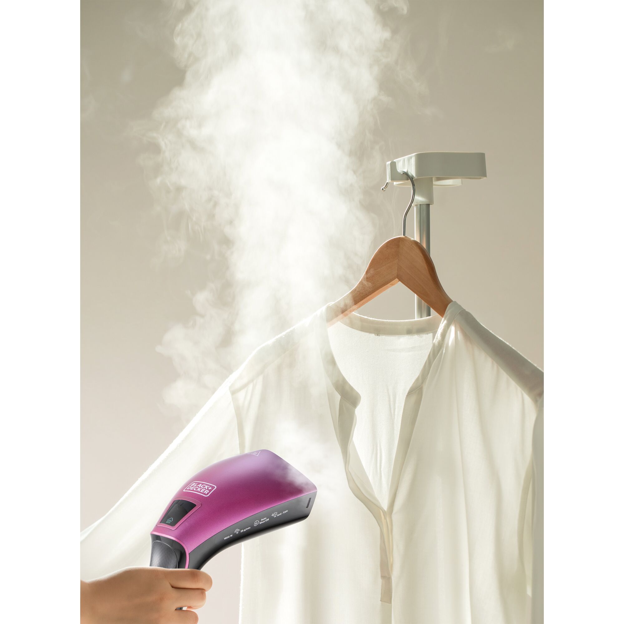 Black+Decker Digital Garment Steamer 1600W – HSTD1600-HSTD1600_E1 Black+Decker Digital Garment Steamer 1600W – HSTD1600