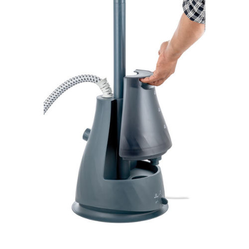 B+D-Garment-Steamer-GST1820